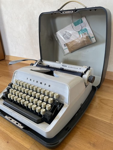 Schreibmaschine triumph - schreibmaschine,