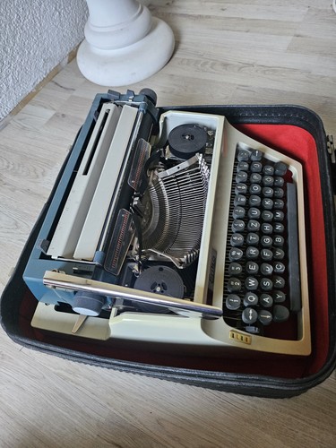 Schreibmaschine antik - schreibmaschine,