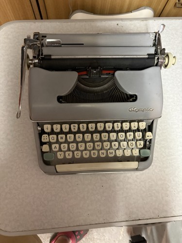 Olympia schreibmaschine alt - olympia,