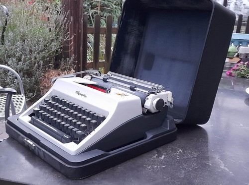 Schreibmaschine olympia mit - schreibmaschine,