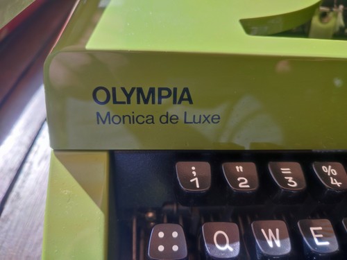Schreibmaschine olympia monica - olympia,