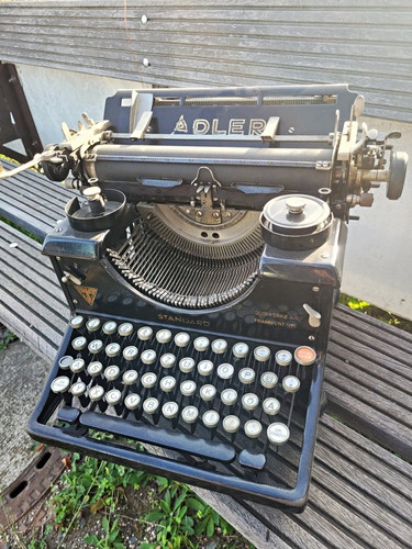 Adler standard antike - standard,