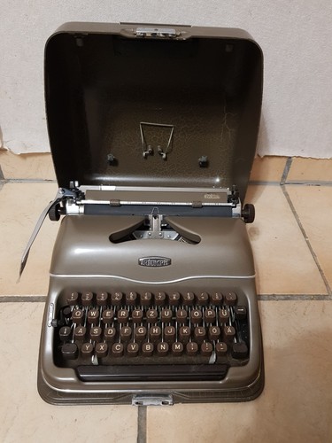 Alte triumph schreibmaschine - alte,