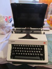 Schreibmaschine Olympia Monika