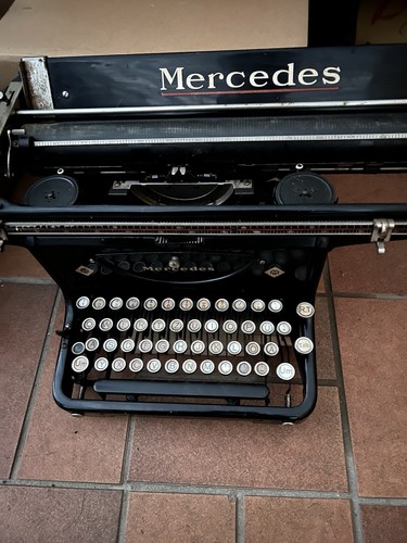 Schreibmaschine von mercedes - schreibmaschine,
