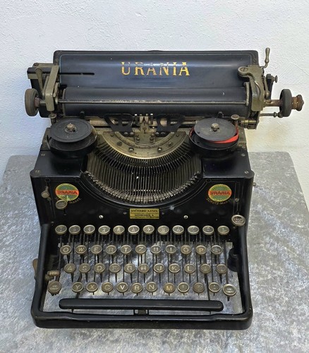 Alte schreibmaschine urania - alte,