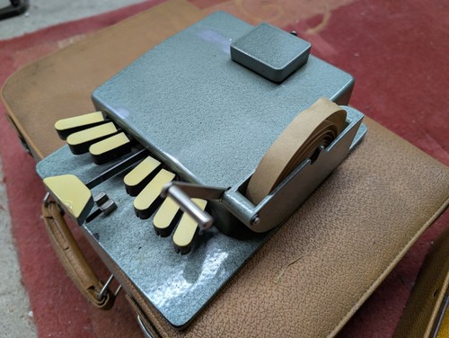 Braille schreibmaschine - braille,
